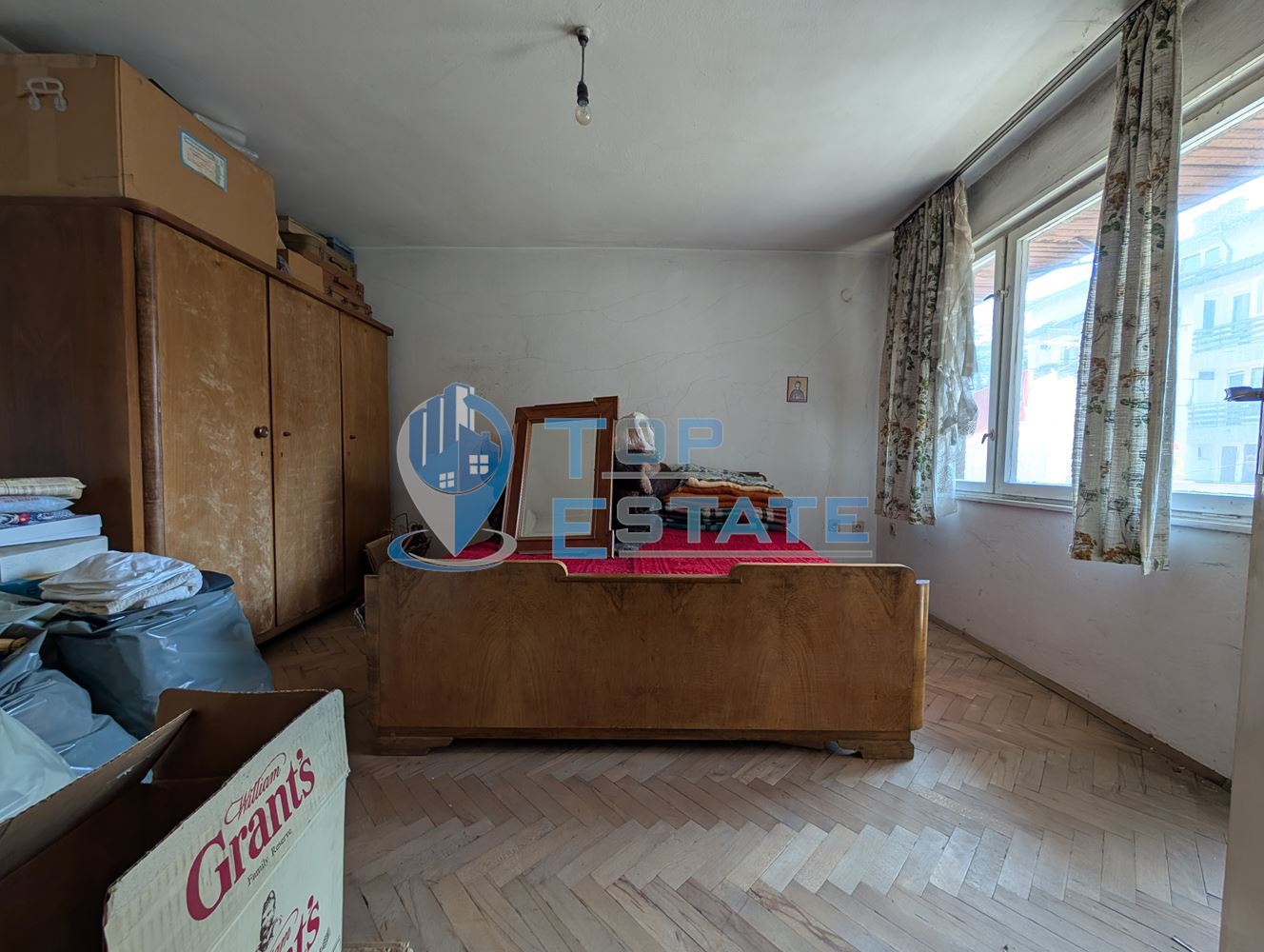 Четиристаен апартамент в центъра на град Елена - 0