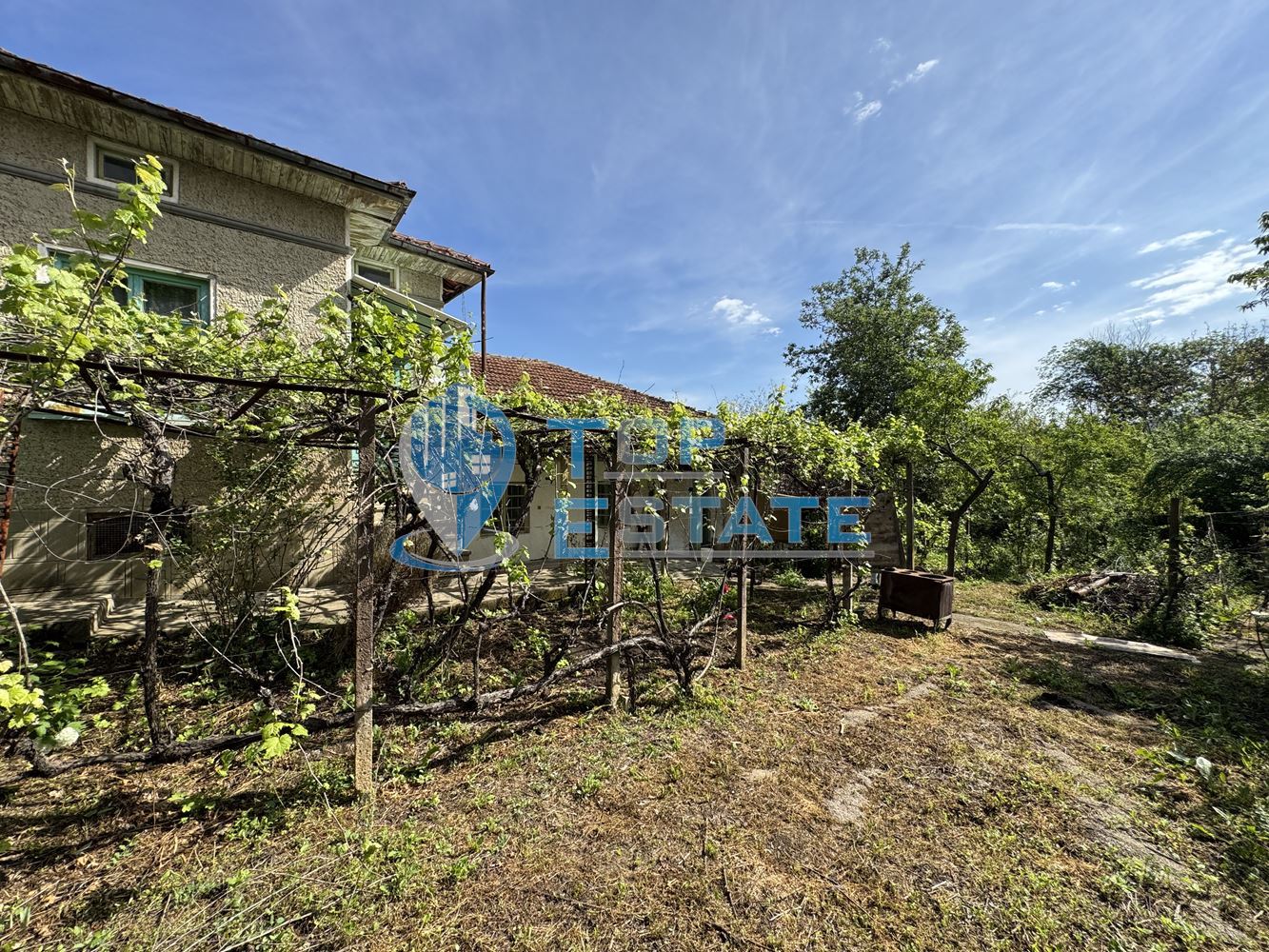 Тухлена къща с допълнителни постройки в село Миндя, област Велико Търново - 0