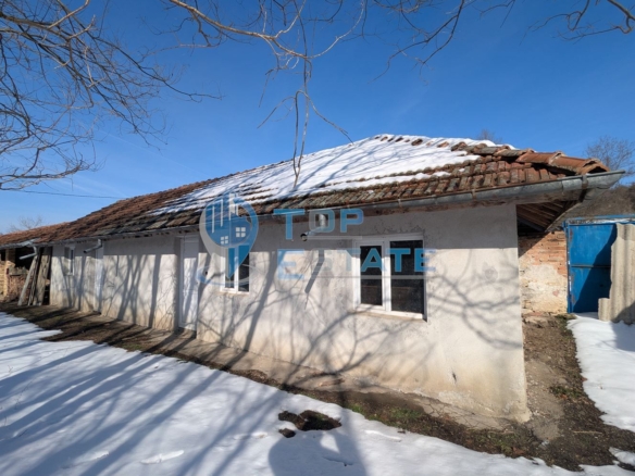 Промишлено помещение в покрайнините на град Борово, област Русе - 0