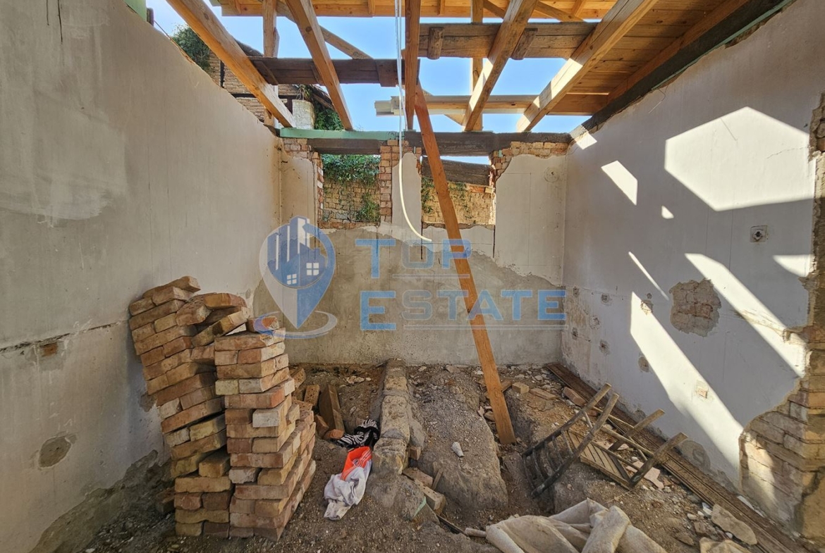 Къща с голям двор в село Горско Косово до язовир Александър Стамболийски - 0