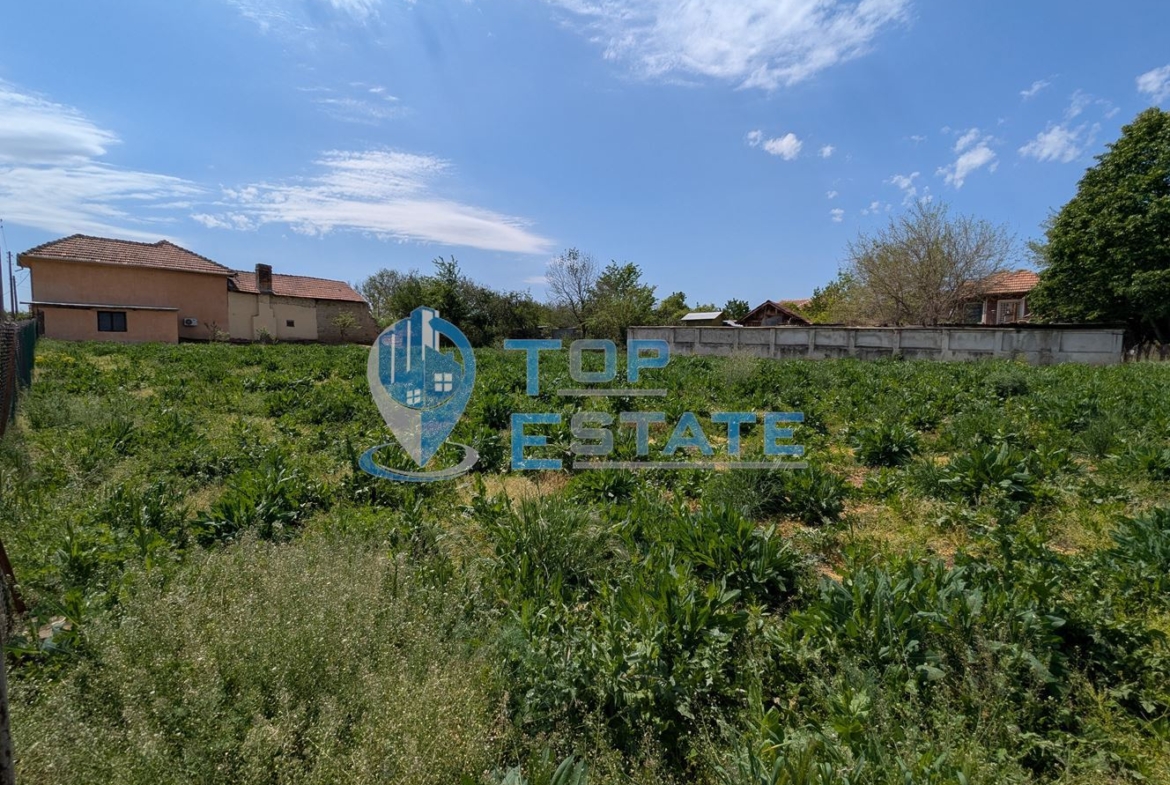 Равен парцел в регулация в село Куцина, община Полски Тръмбеш, област Велико Търново - 0