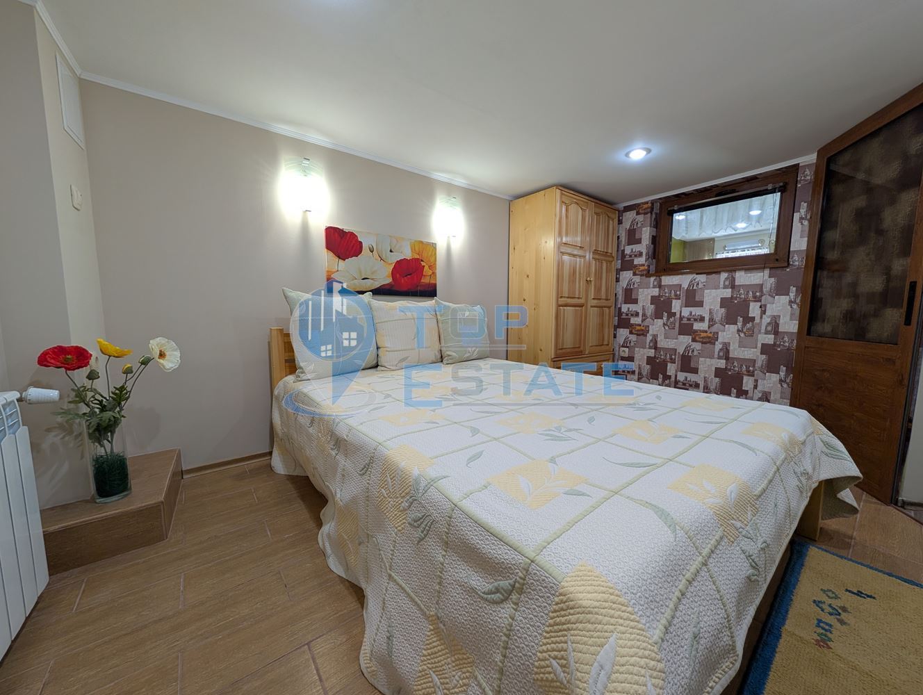 Реновирана двуетажна къща в Тревненския балкан - 0