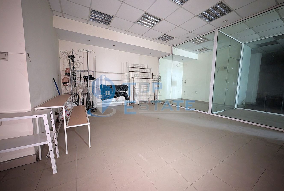 Две помещения за търговска дейност в централната част на град Велико Търново - 0