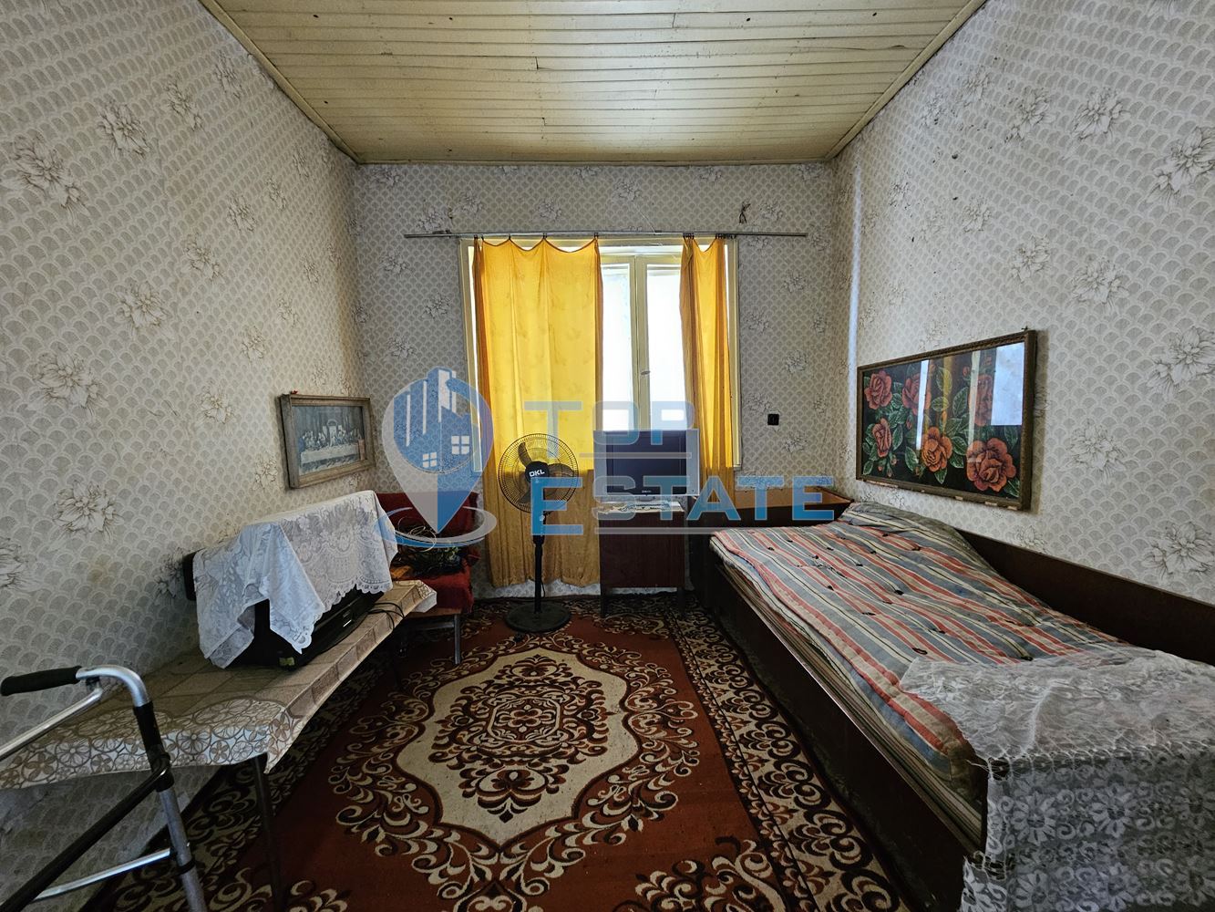 Голяма едноетажна тухлена къща с гараж в село Страхилово - 0