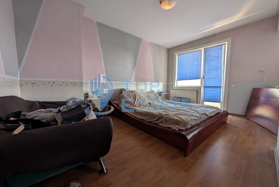 Тухлен тризонет в квартал Зона Б на град Велико Търново - 0