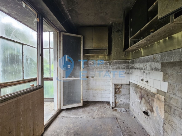 Двустаен панелен апартамент на междинен етаж в квартал Чолаковци, град Велико Търново - 0