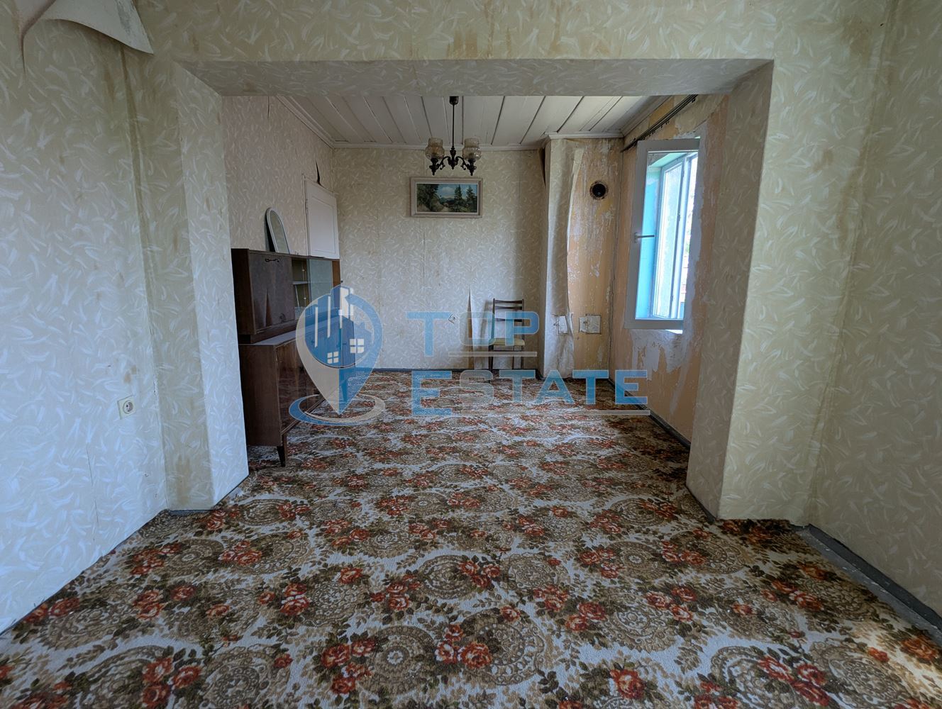 Двуетажна тухлена къща в село Драгижево, област Велико Търново - 0