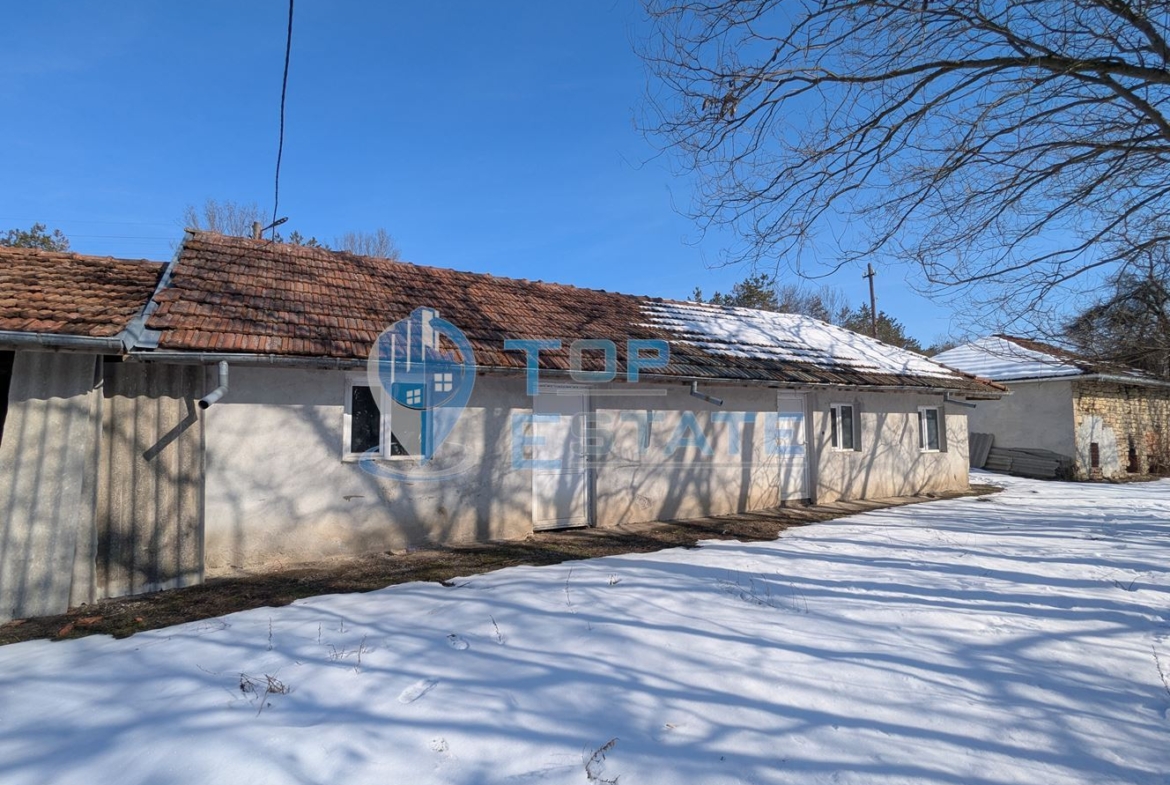 Промишлено помещение в покрайнините на град Борово, област Русе - 0