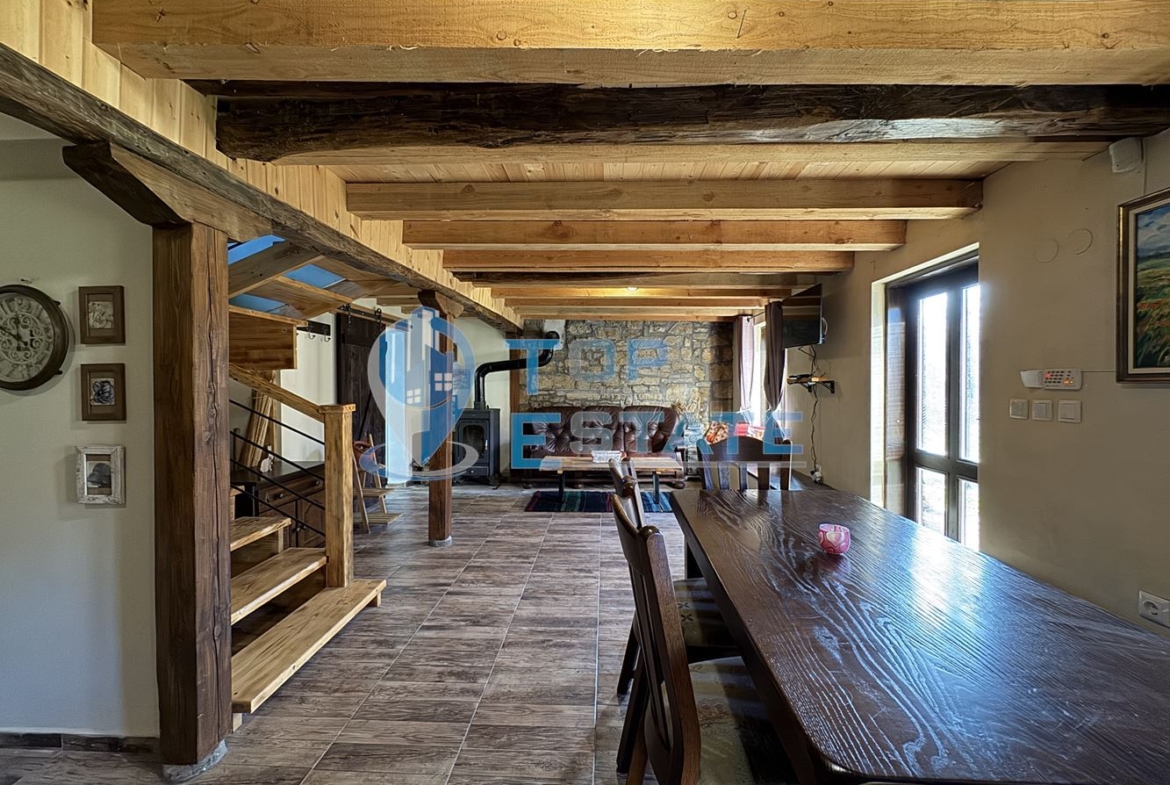 Реновирана къща в Еленския Балкан, област Велико Търново - 0