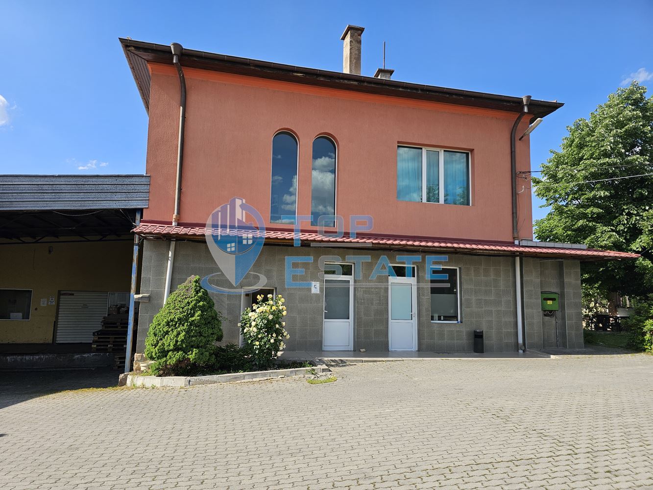 Промишленa сграда със собствен трафопост на главен път Русе - Свиленград в село Поликраище - 0