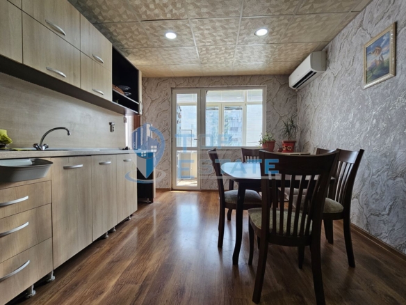 Обзаведен и ремонтиран двустаен тухлен апартамент в Горна Оряховица, квартал Гарата - 0