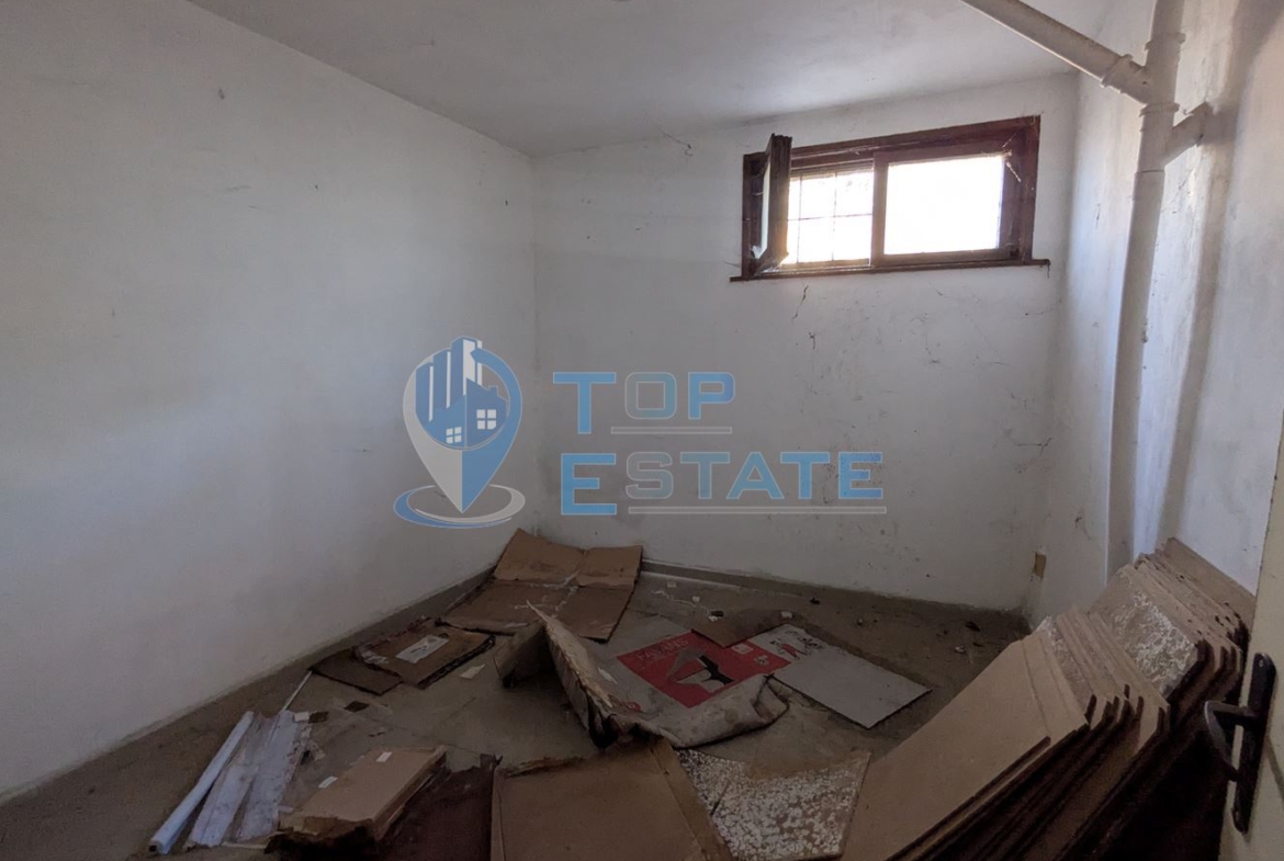 Промишлено помешение на центъра на село Първомайци, област Велико Търново - 0