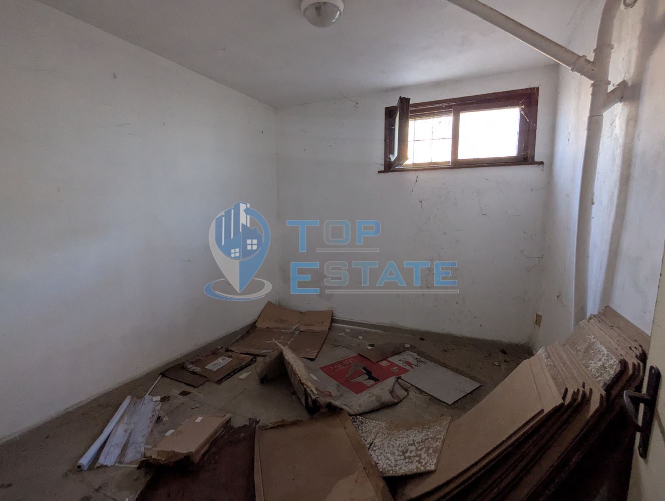 Промишлено помешение на центъра на село Първомайци, област Велико Търново - 0