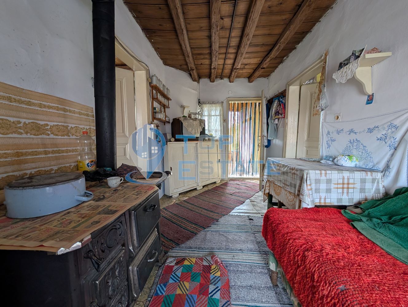 Двуетажна старинна къща с кладенец в село Малки Вършец - 0