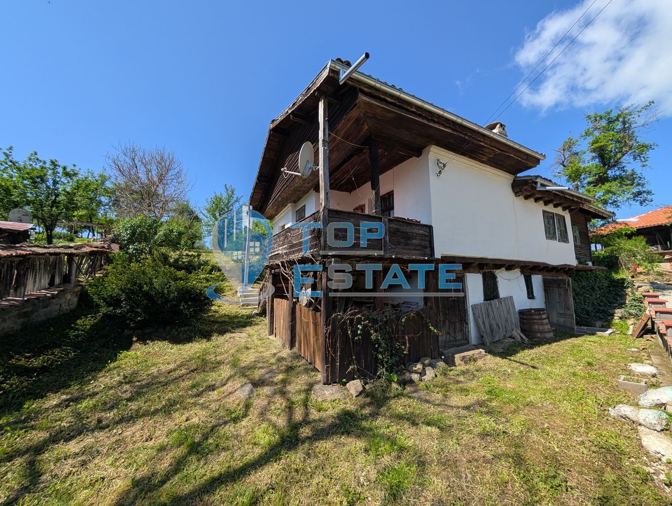 Автентична реновирана къща в град Елена - 0