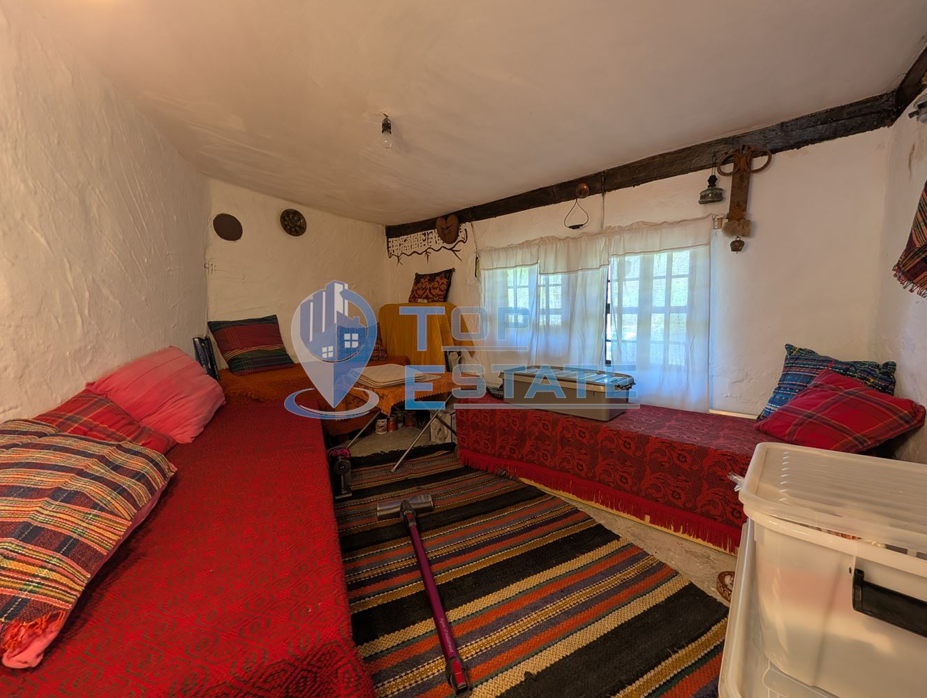 Автентична реновирана къща в град Елена - 0