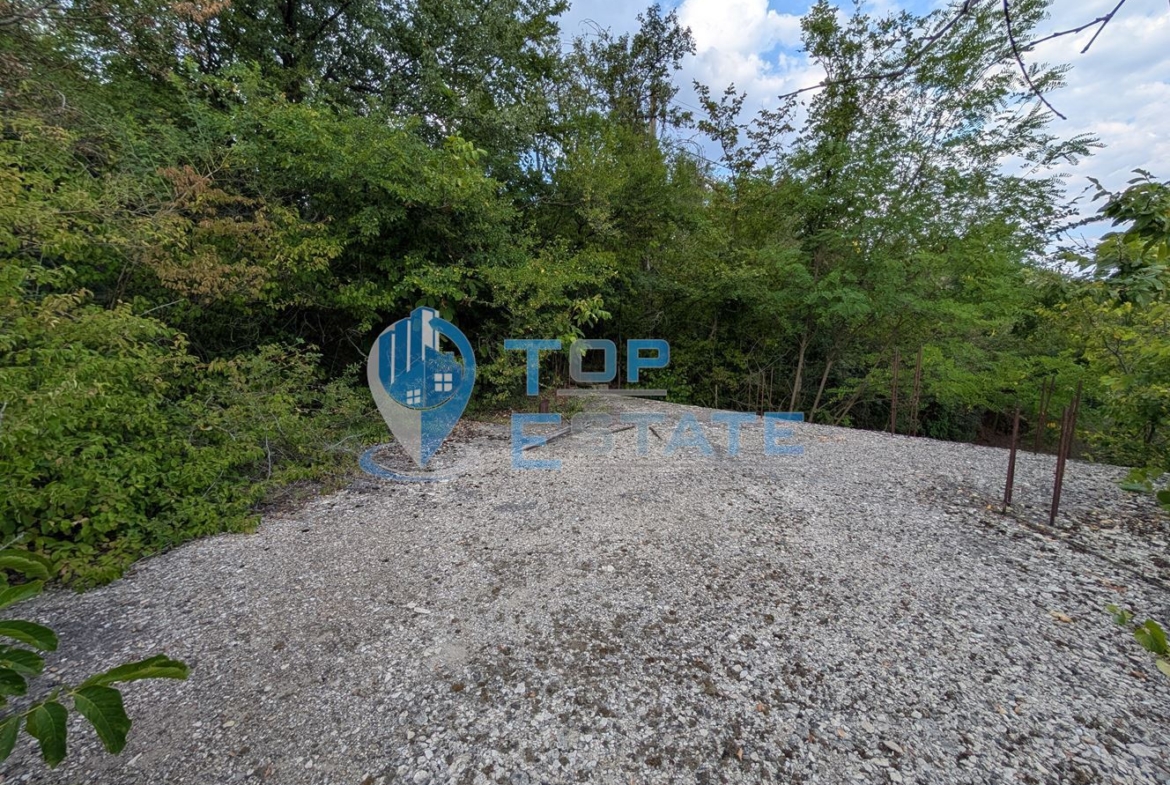 Вила във вилната зона на село Леденик - 0