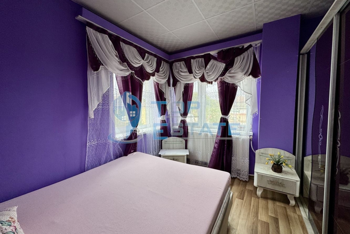 Двуетажна тухлена къща с кладенец и допълнителни постройки в село Недан, област Велико Търново - 0