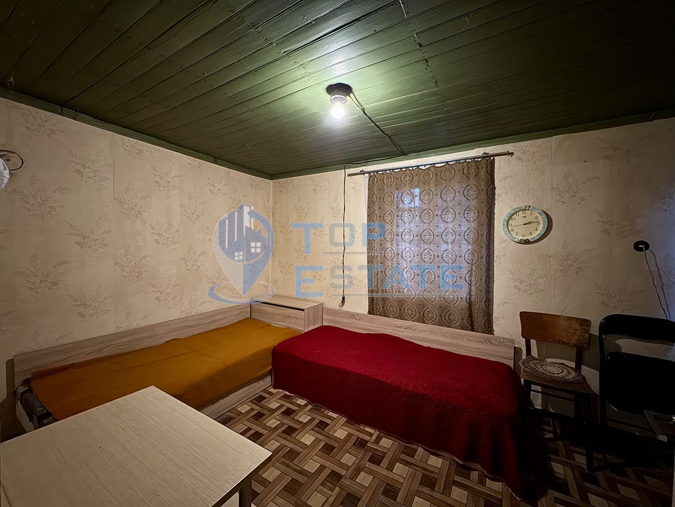 Двуетажна къща с кладенец и голям двор в село Ресен, област Велико Търново - 0