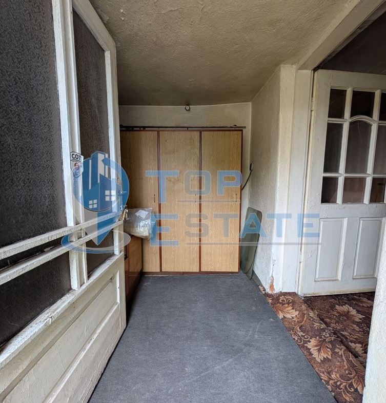 Едноетажна къща с кладенец и гараж в квартал Калтинец, град Горна Оряховица - 0