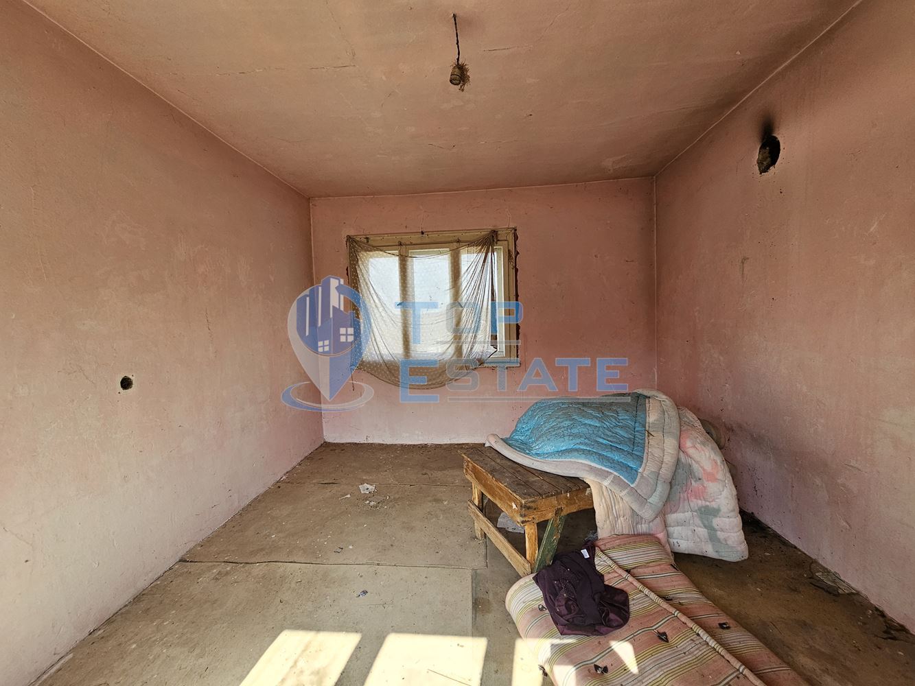 Тухлена къща с двор в село Горско Калугерово-0 Тухлена къща с двор в село Горско Калугерово - 0