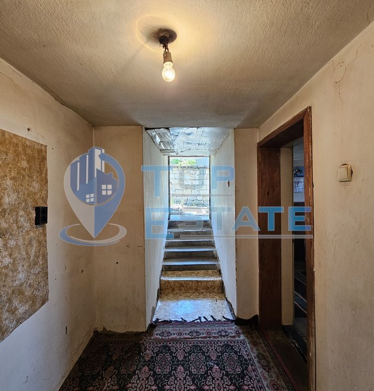 Здрава тухлена къща с три спални в село Копривец, област Русе - 0