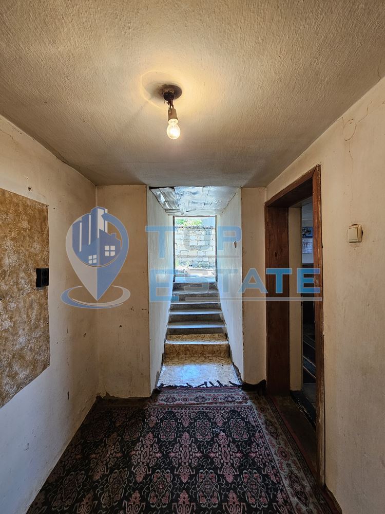 Здрава тухлена къща с три спални в село Копривец, област Русе - 0