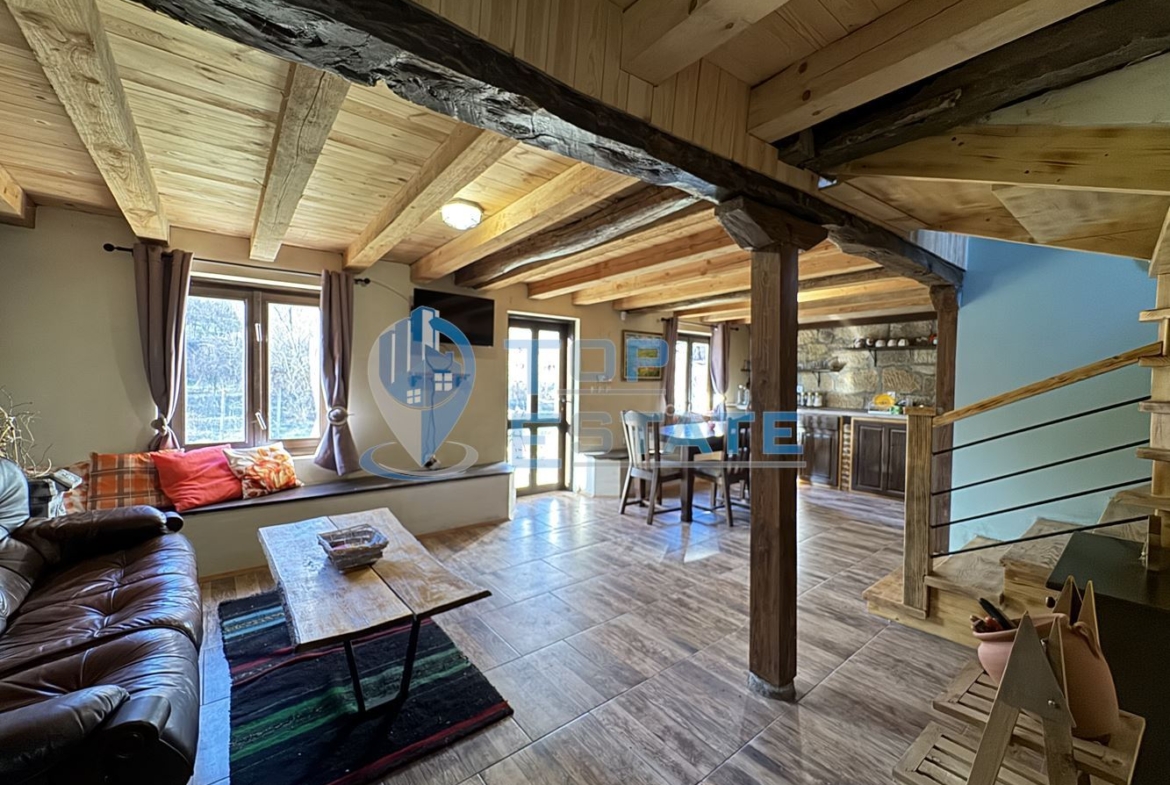 Реновирана къща в Еленския Балкан, област Велико Търново - 0