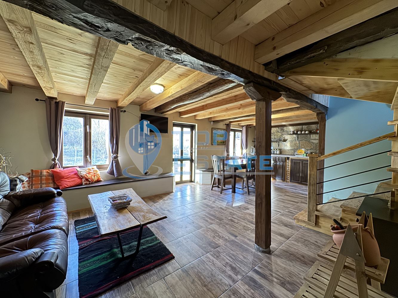 Реновирана къща в Еленския Балкан, област Велико Търново - 0