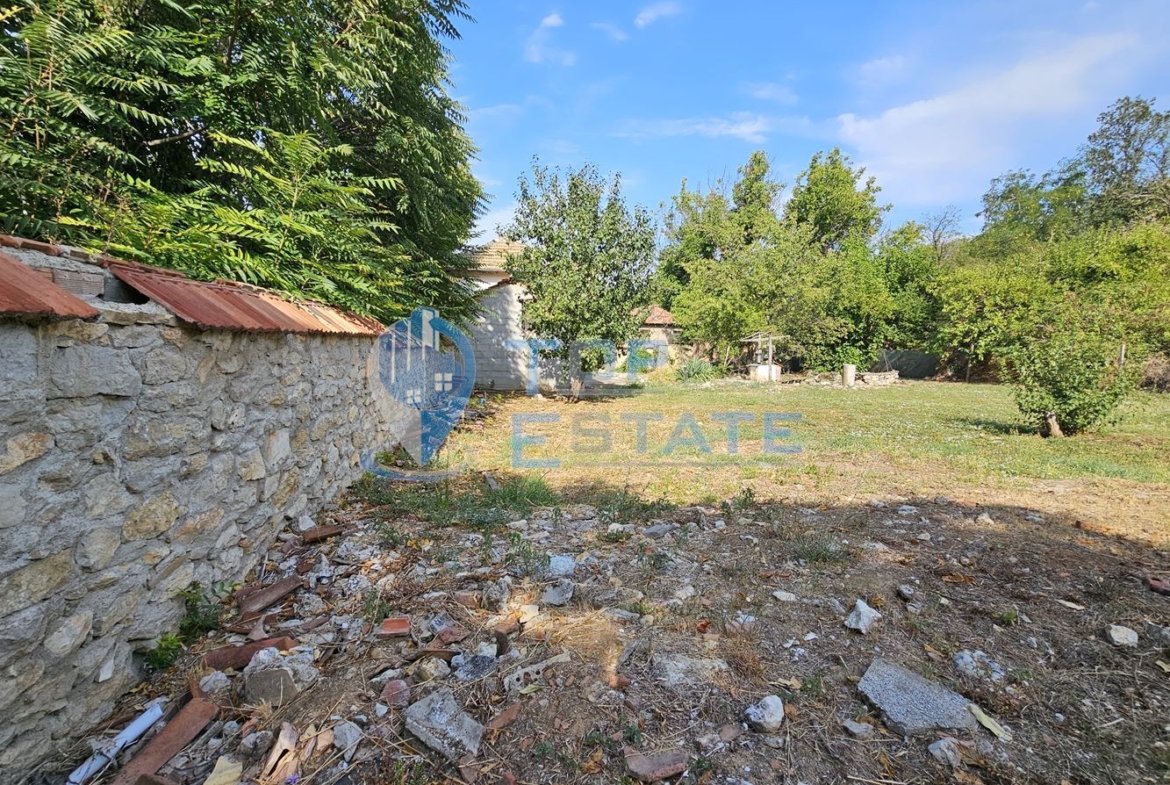 Ремонтирана и обзаведена къща с два санитарни възела в село Хотница, област Велико Търново - 0