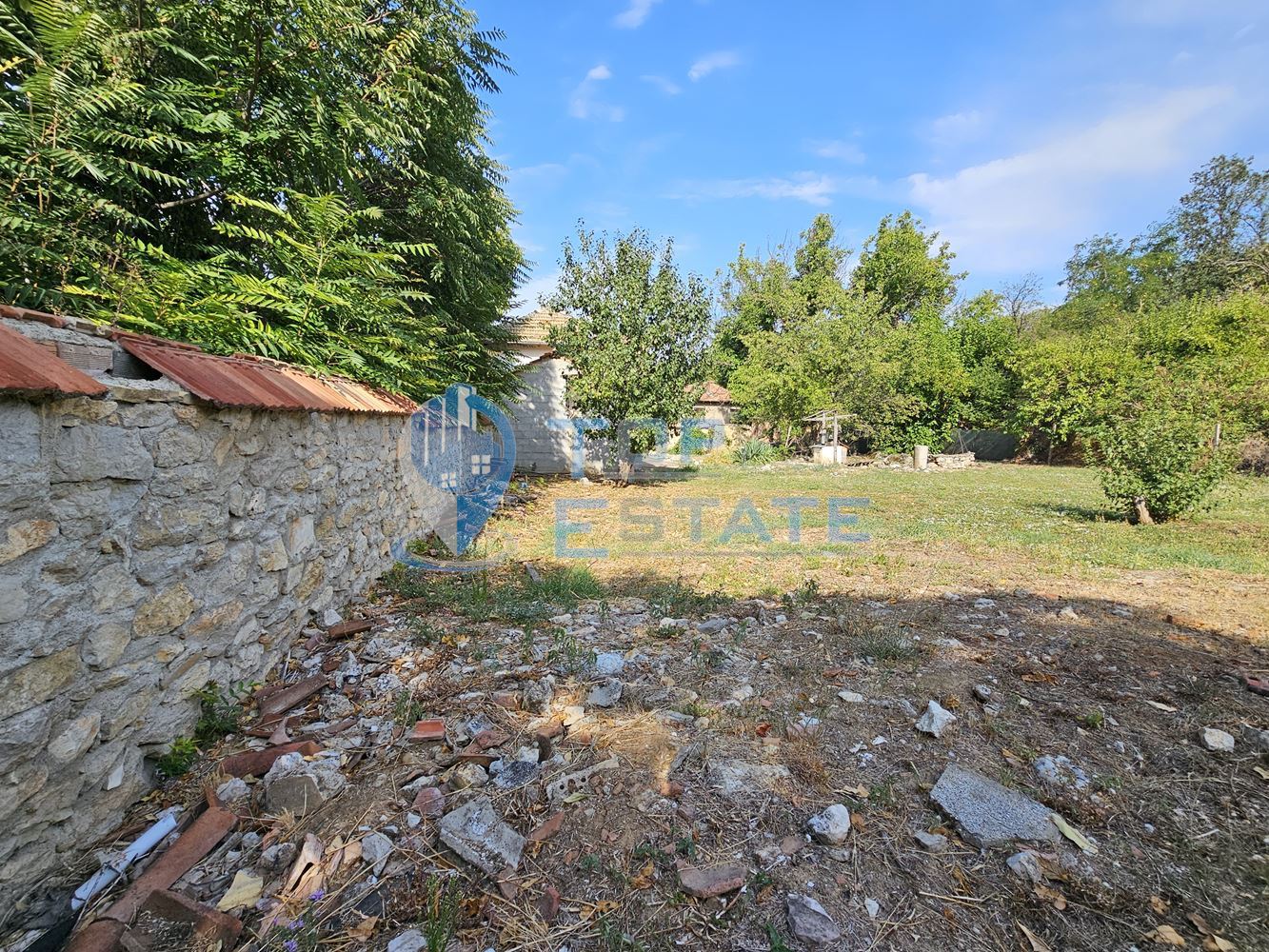 Ремонтирана и обзаведена къща с два санитарни възела в село Хотница, област Велико Търново - 0