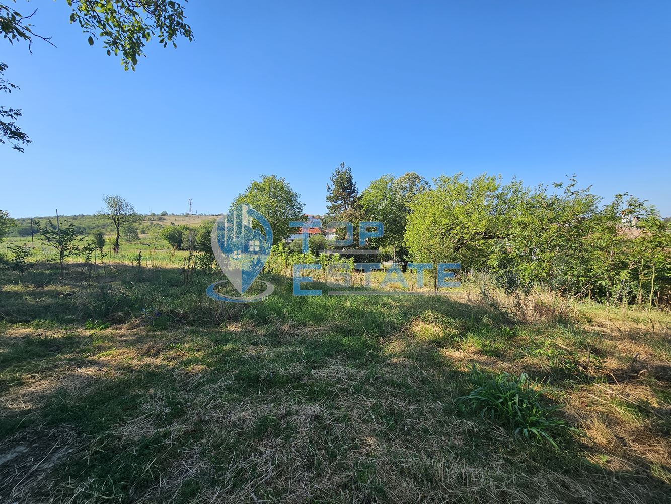 Парцел в регулация с проект за къща за гости в село Арбанаси-0 Парцел в регулация с проект за къща за гости в село Арбанаси - 0