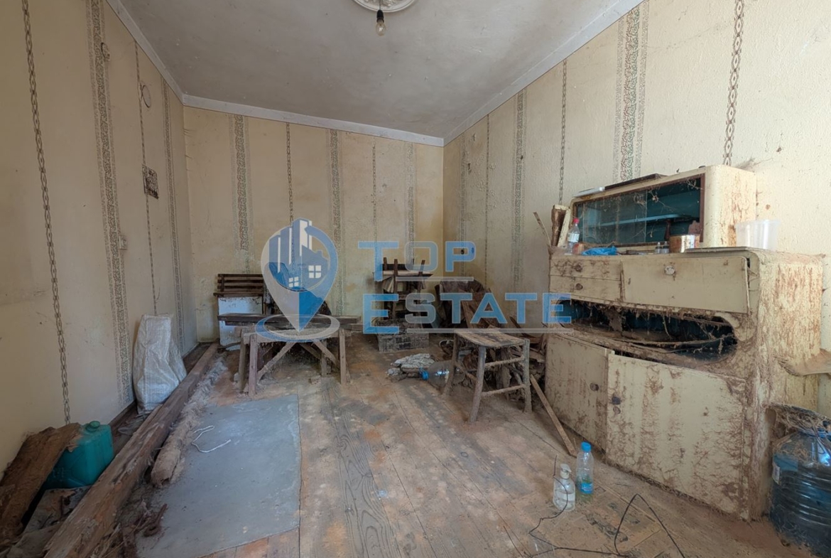 Двуетажна масивна вила в местност Арбанашко бърдо - 0