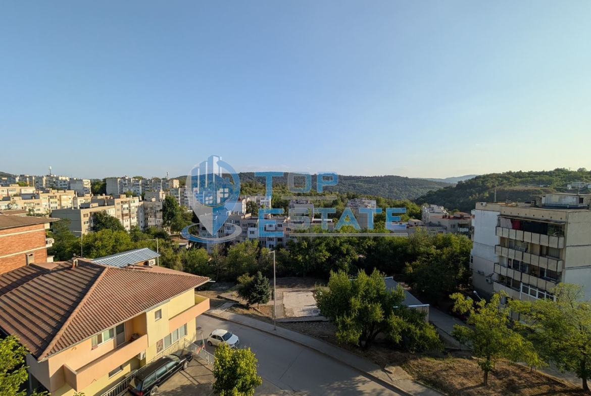 Тухлен тризонет в квартал Зона Б на град Велико Търново - 0