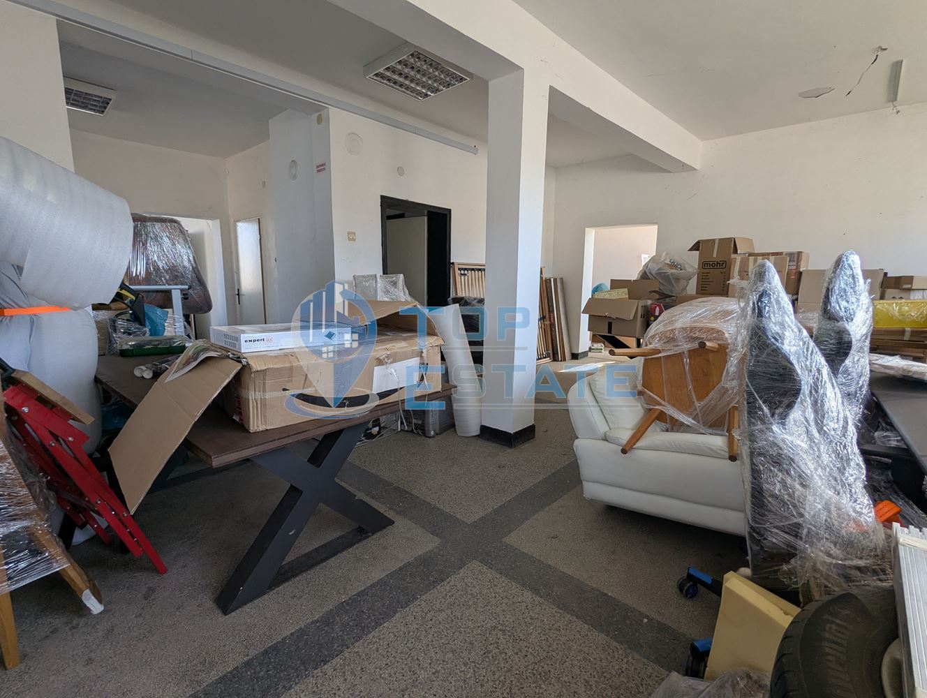 Промишлено помешение на центъра на село Първомайци, област Велико Търново - 0