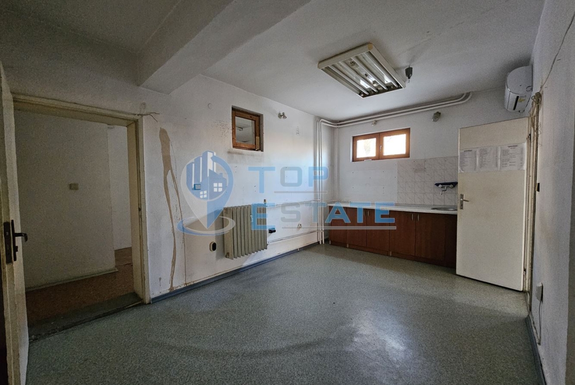 Магазин в центъра на град Велико Търново - 0