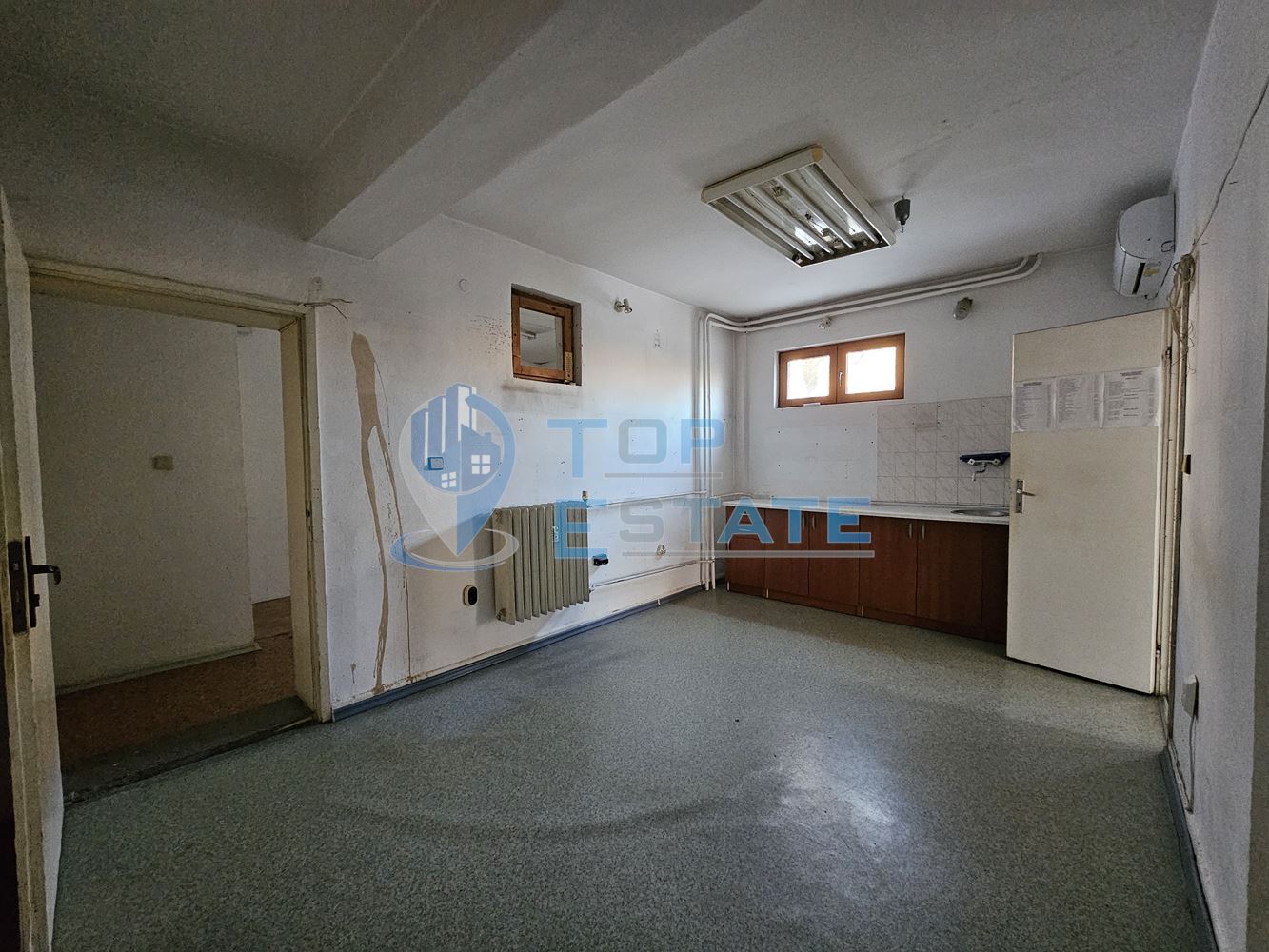 Магазин в центъра на град Велико Търново - 0