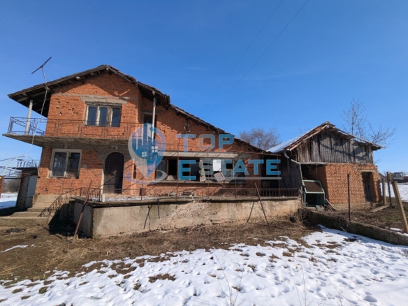 Двуетажна масивна къща с красива гледка в град Борово, област Русе - 0
