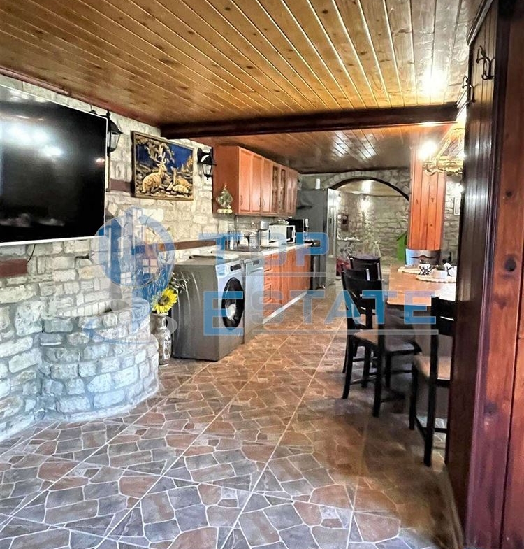 Успешно работеща къща за гости с басейн и отлична репутация в село Миндя - 0