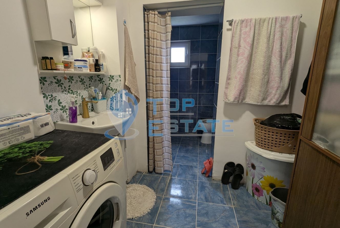 Ремонтирана тухлена къща на главната улица в село Добри дял, обл. Велико Търново - 0