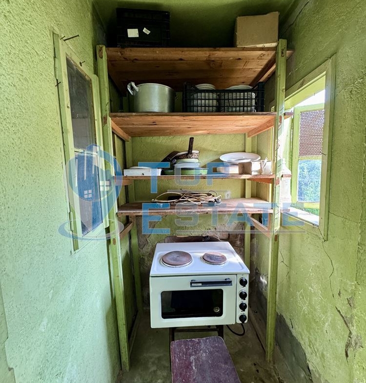 Тухлена къща с допълнителни постройки в село Миндя, област Велико Търново - 0