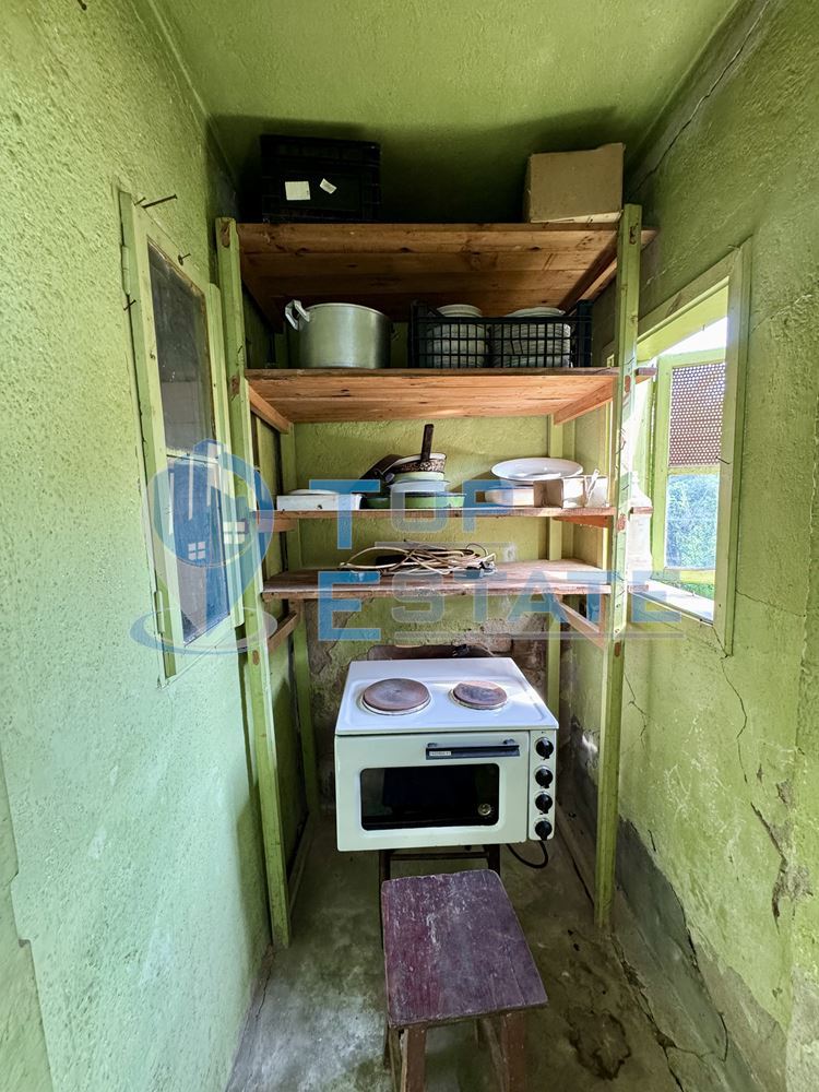 Тухлена къща с допълнителни постройки в село Миндя, област Велико Търново - 0