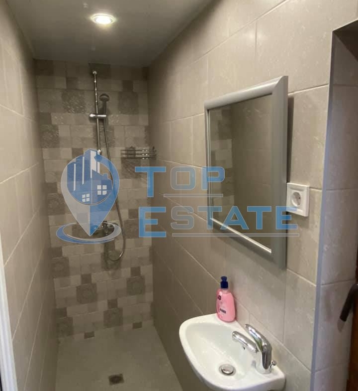 Функционираща къща за гости с басейн и панорамна гледка в село Кисьовци, област Велико Търново - 0