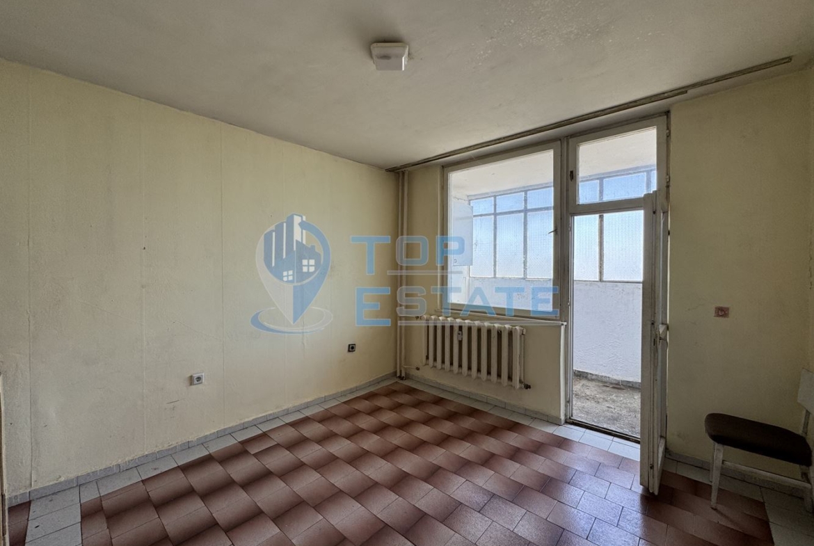 Тристаен тухлен апартамент в квартал Бузлуджа, град Велико Търново - 0