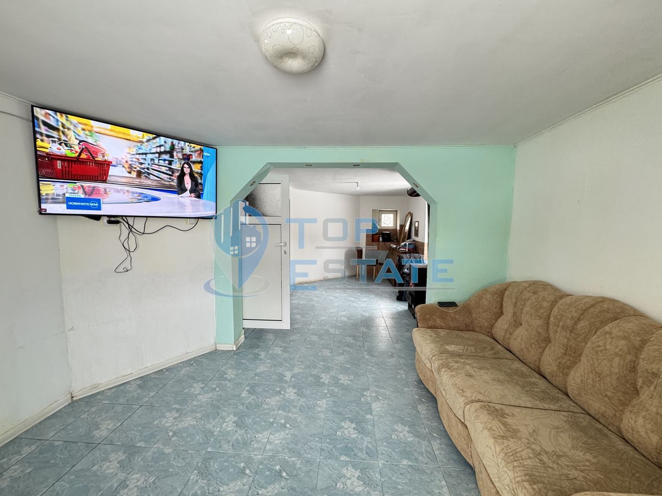 Двуетажна къща с голям двор в с. Скалско, област Габрово. - 0