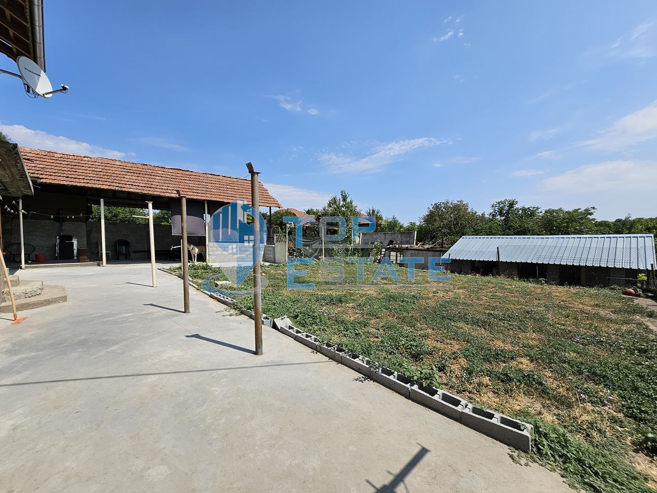 Двуетажна обзаведена и ремонтирана къща с три спални в село Страхилово, област Велико Търново - 0