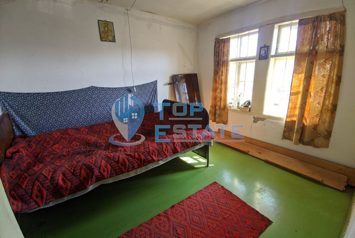 Старинна къща с голям двор в село Мусина - 0