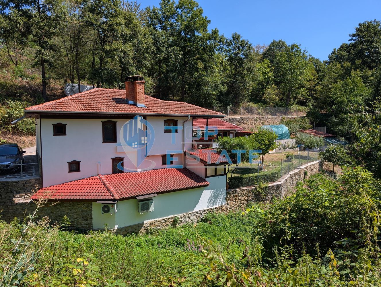 Реновирана двуетажна къща в Тревненския балкан - 0