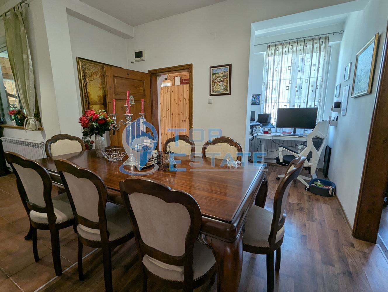 Масивна триетажна къща със сауна и басейн в близост до центъра на град Горна Оряховица, област Велико Търново - 0