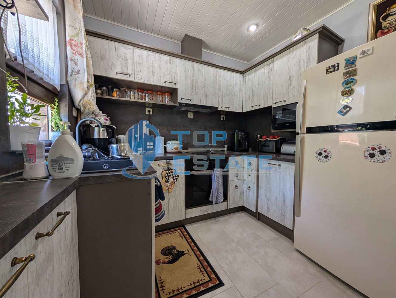 Реновирана двуетажна къща в Тревненския балкан - 0